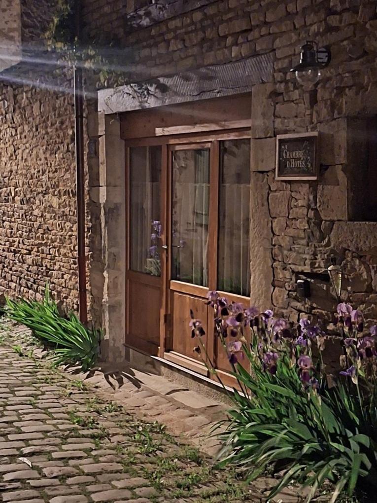 Chambre Les Marguerites Cluny Ngoại thất bức ảnh
