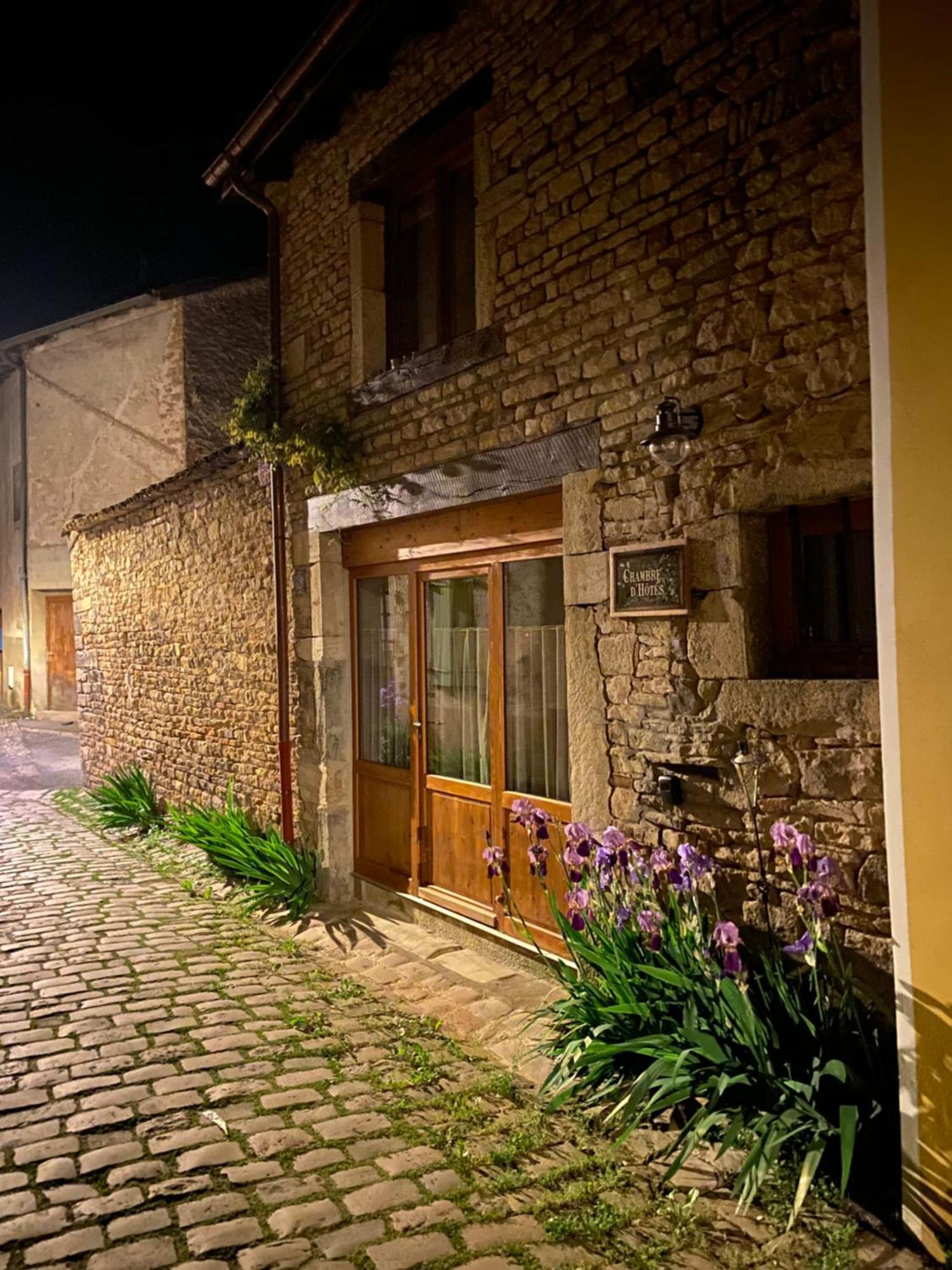 Chambre Les Marguerites Cluny Ngoại thất bức ảnh